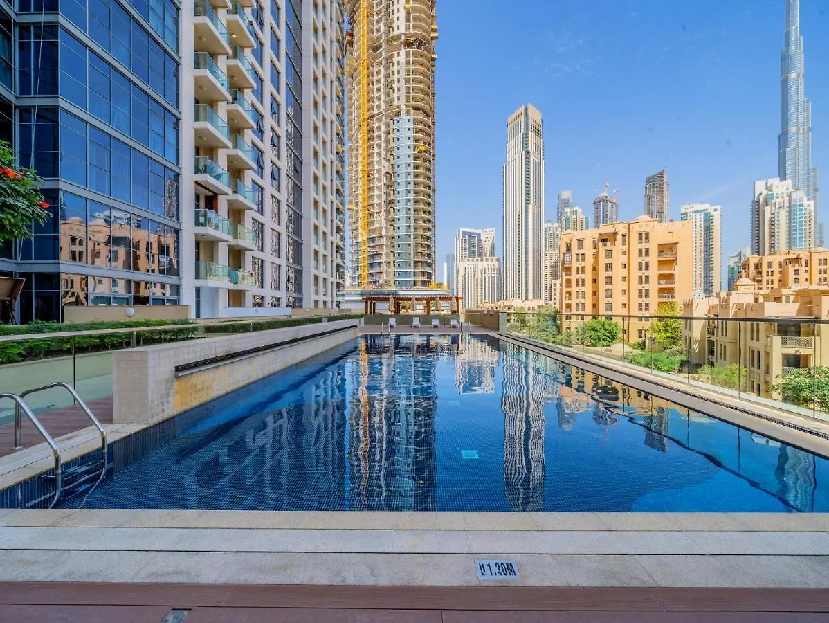Spacious Art Deco Apt With Burj & Canal Views Dubai