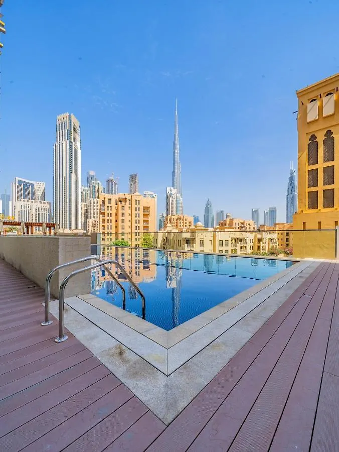 Spacious Art Deco Apt With Burj & Canal Views Dubai