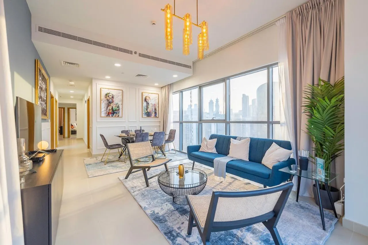 Spacious Art Deco Apt With Burj & Canal Views Dubai