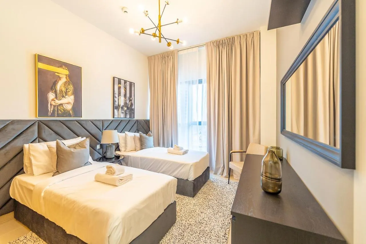Spacious Art Deco Apt With Burj & Canal Views Dubai Lejlighed
